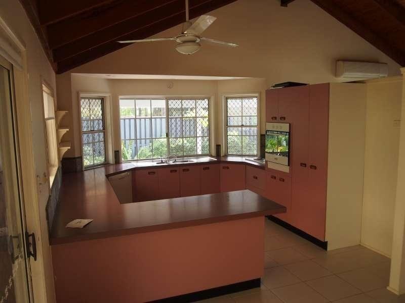 6 Cobram Place, Helensvale QLD 4212