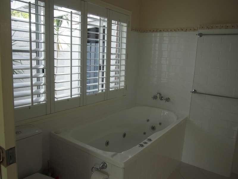 6 Cobram Place, Helensvale QLD 4212