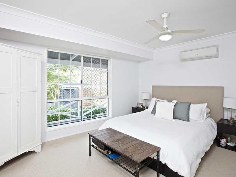 6 Cobram Place, Helensvale QLD 4212