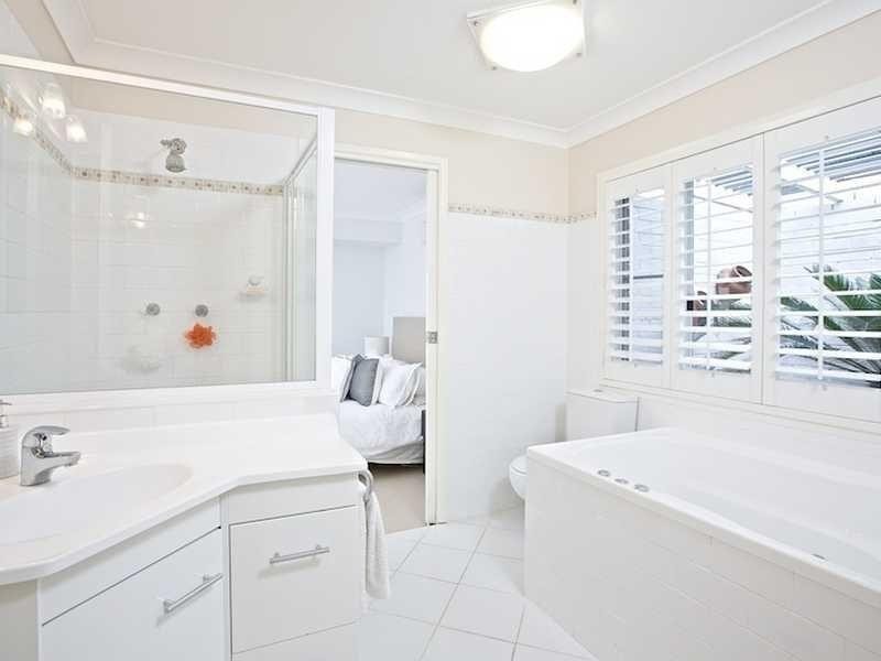 6 Cobram Place, Helensvale QLD 4212
