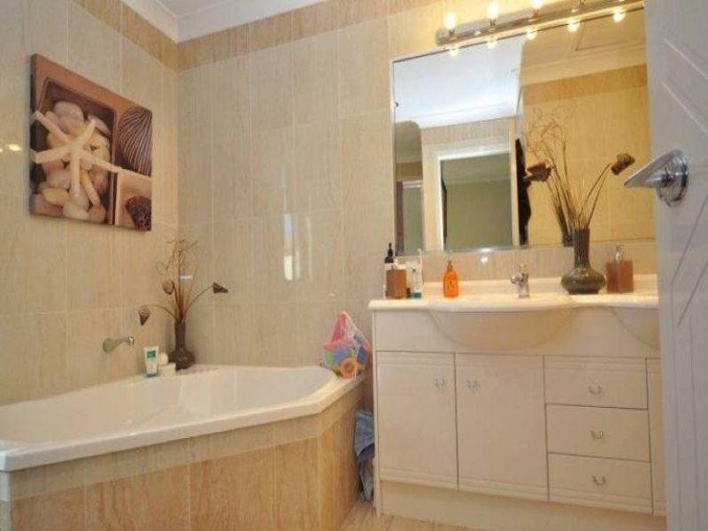 1/48 Vaggelas Crescent, Biggera Waters QLD 4216