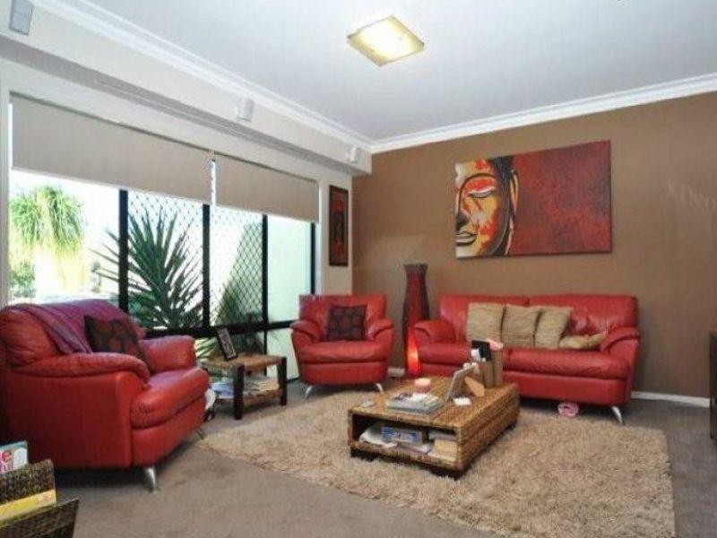 1/48 Vaggelas Crescent, Biggera Waters QLD 4216