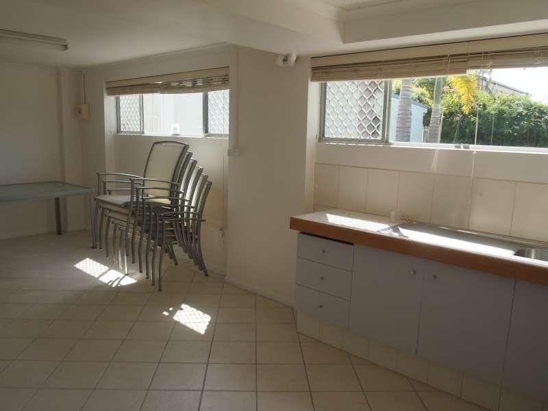 71 Shaw Street, Southport QLD 4215