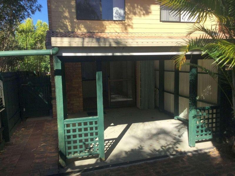 2/9 Shillito Street, Southport QLD 4215