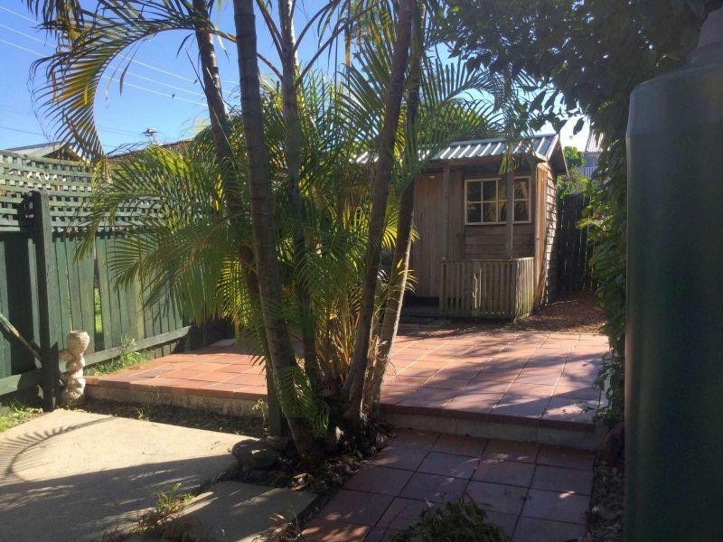 2/9 Shillito Street, Southport QLD 4215