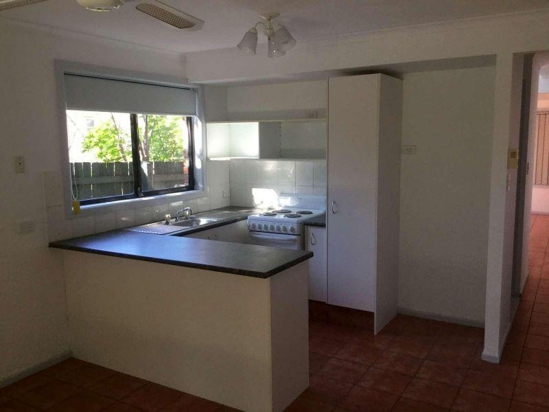 2/9 Shillito Street, Southport QLD 4215