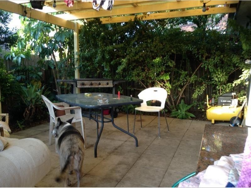 2/6 Senate Street, Labrador QLD 4215