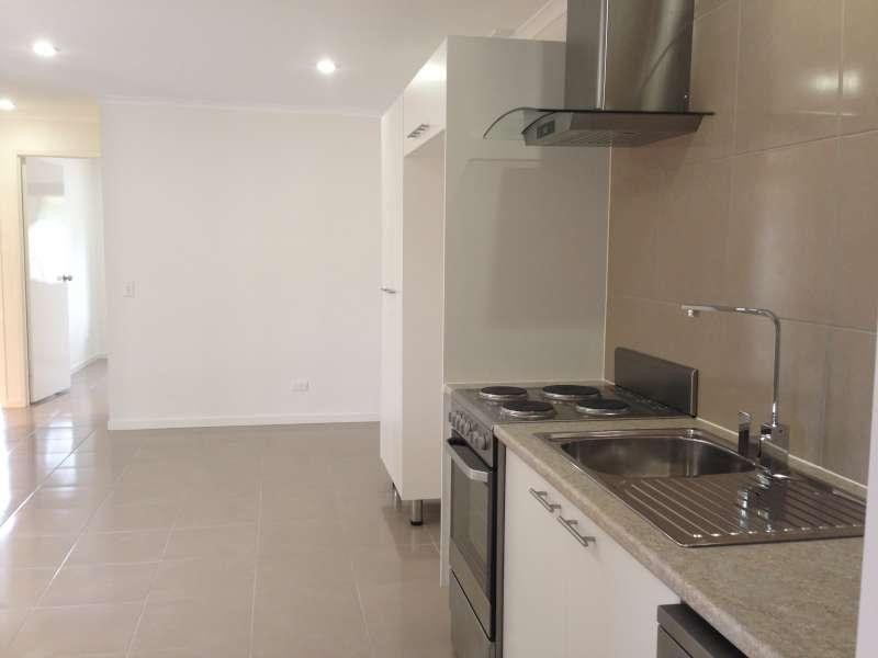 2/51 Botanical Drive, Labrador QLD 4215