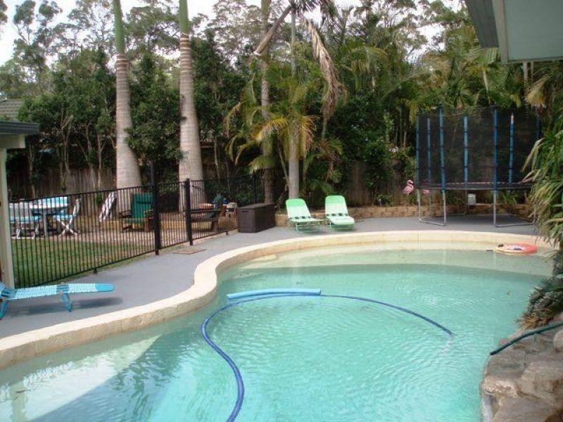 19 Pinemount Crescent, Oxenford QLD 4210