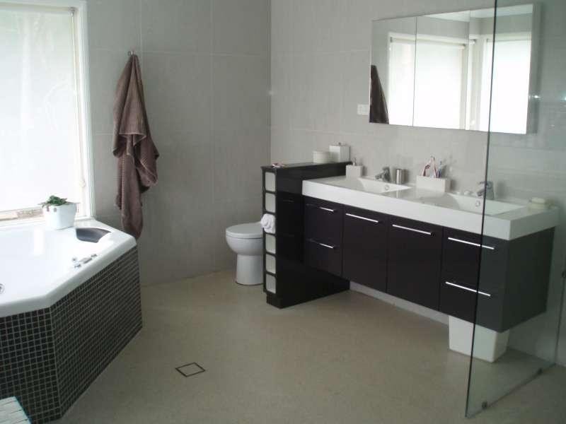 19 Pinemount Crescent, Oxenford QLD 4210