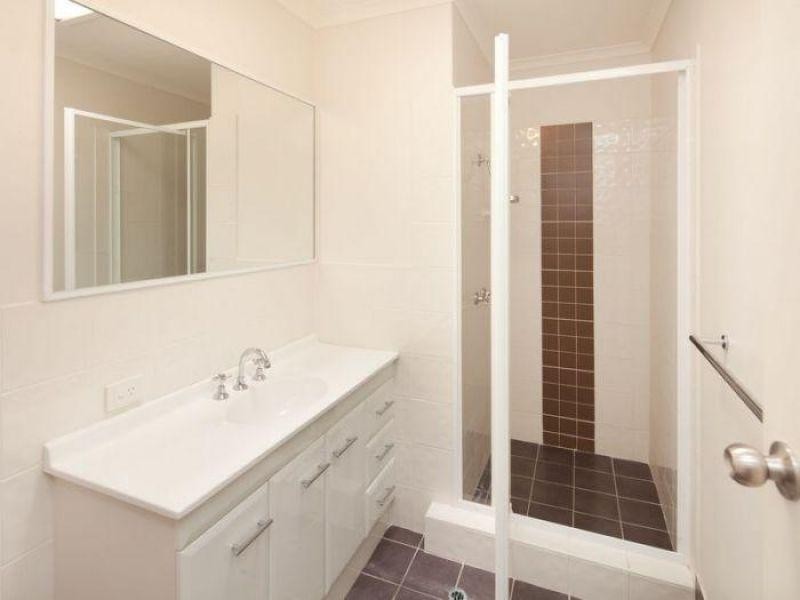 4/14 Central Street, Labrador QLD 4215