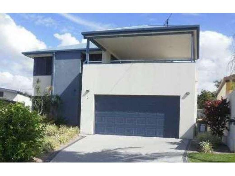 9 Reynolds Avenue, Labrador QLD 4215