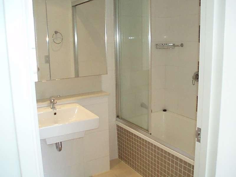 1114/3 Como Crescent, Southport QLD 4215