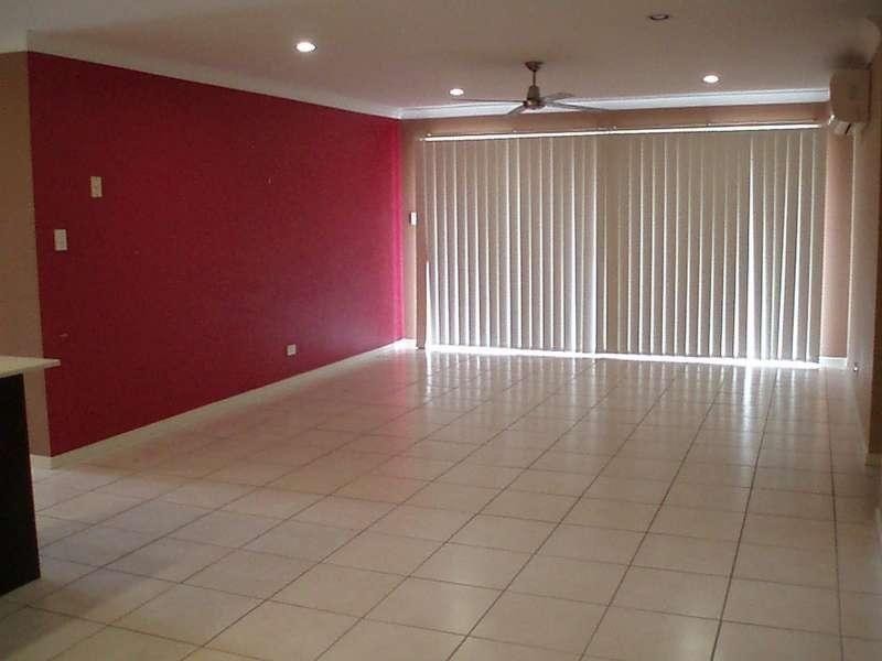 2/24 Bluetail Crescent, Upper Coomera QLD 4209