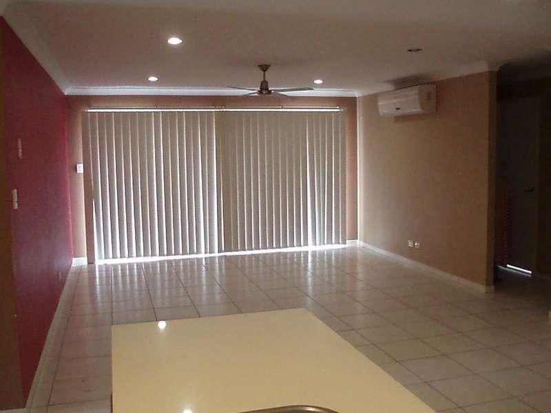 2/24 Bluetail Crescent, Upper Coomera QLD 4209