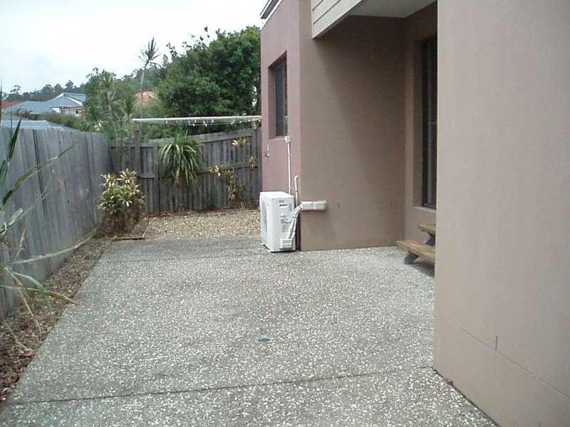 2/24 Bluetail Crescent, Upper Coomera QLD 4209