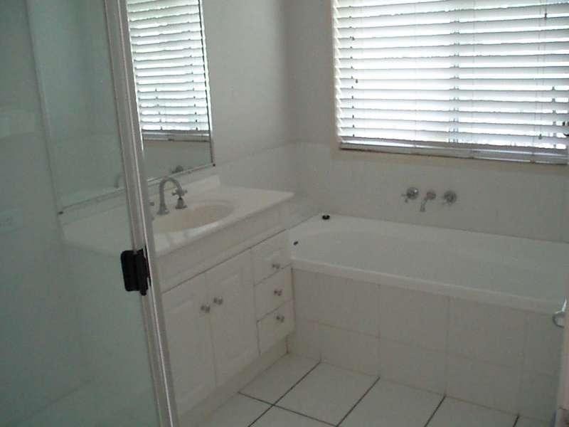 2 Nature Valley Court, Tallai QLD 4213