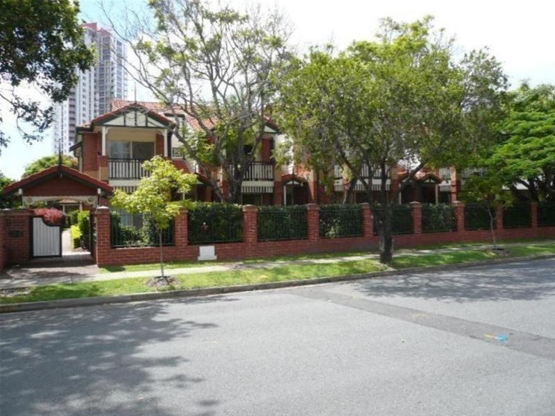 11/53 Bauer Street, Southport QLD 4215