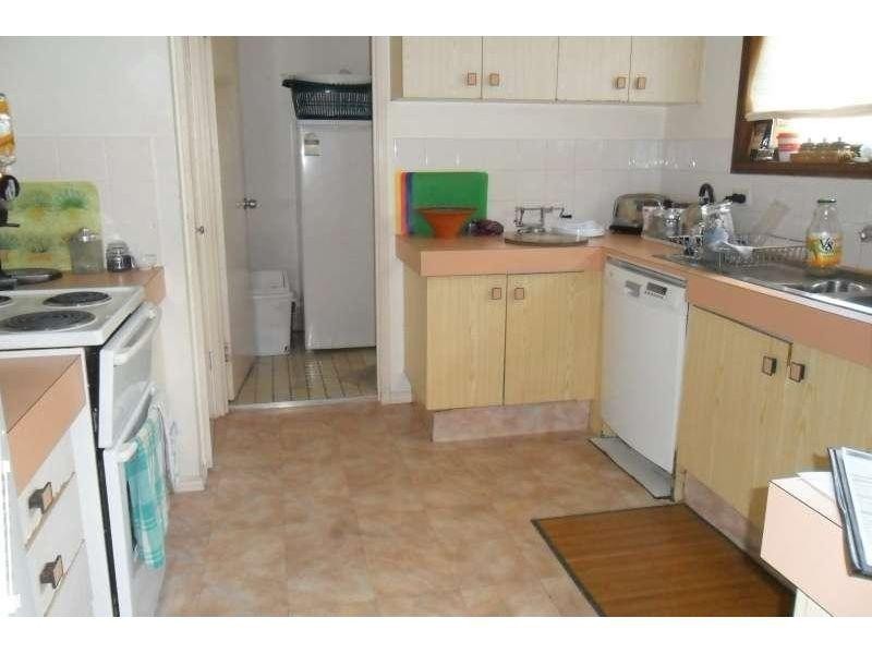 16 Mingaletta Drive, Ashmore QLD 4214