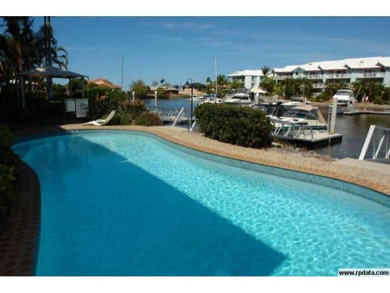 8/18 Jennifer Avenue, Runaway Bay QLD 4216