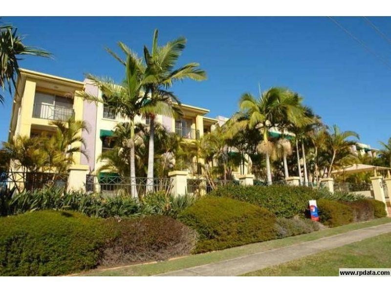 8/18 Jennifer Avenue, Runaway Bay QLD 4216