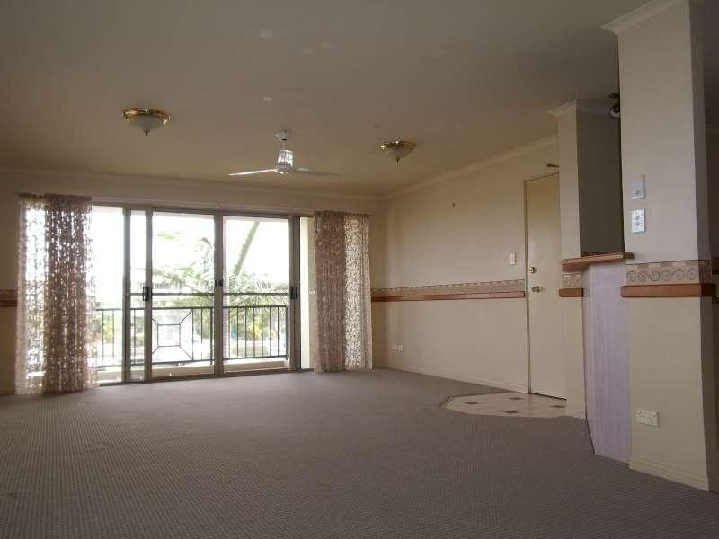 8/18 Jennifer Avenue, Runaway Bay QLD 4216