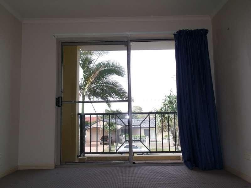 8/18 Jennifer Avenue, Runaway Bay QLD 4216