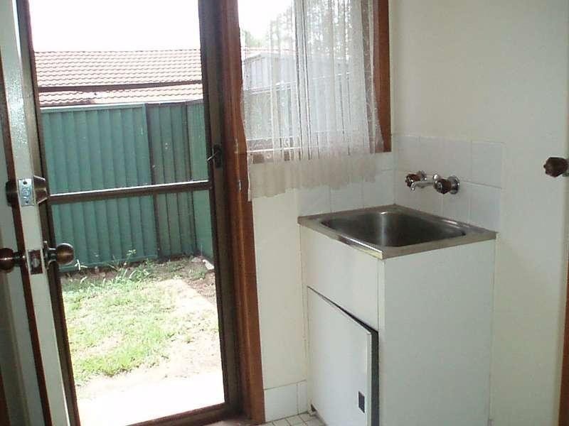 2/283 Government Road, Labrador QLD 4215