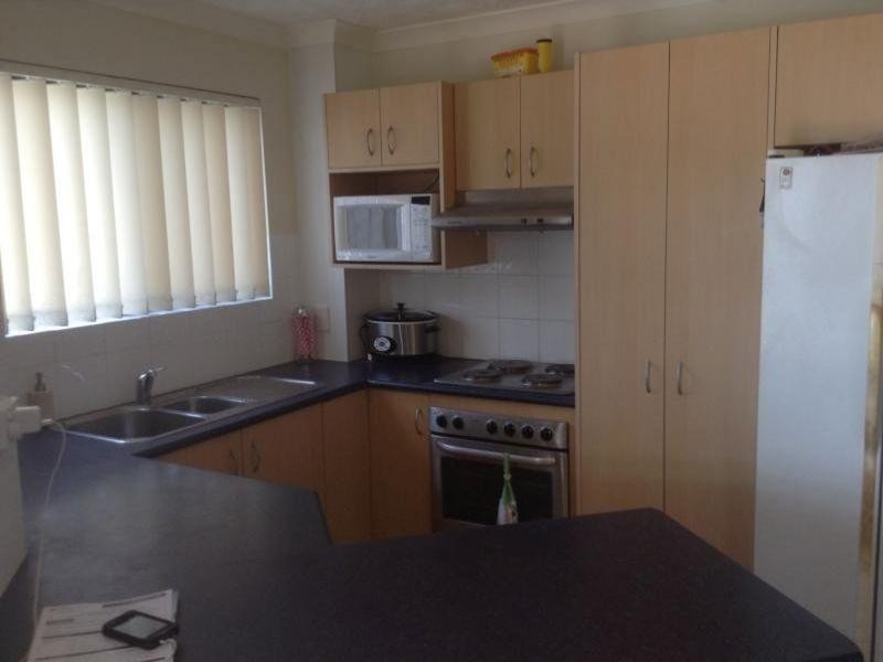 2/6 White Street, Southport QLD 4215