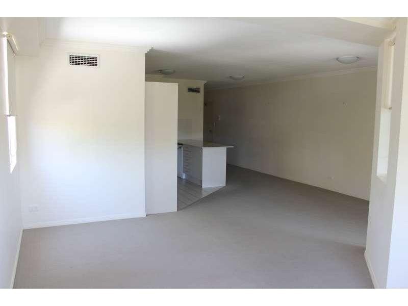 11/6-10 Rose Street, Southport QLD 4215