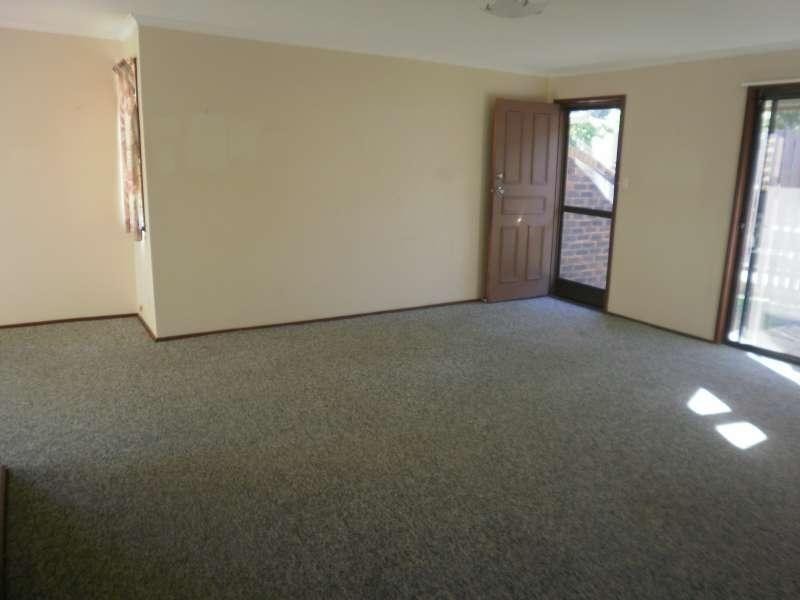 7 Cutana Court, Ashmore QLD 4214