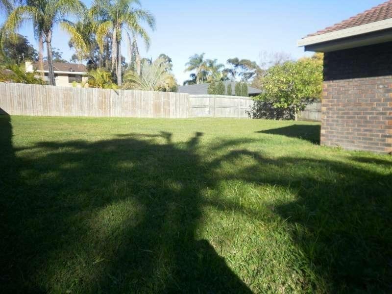 7 Cutana Court, Ashmore QLD 4214