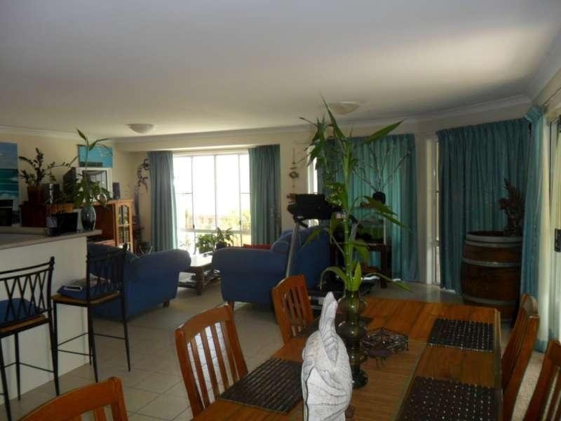 19 Christina Ryan Way, Arundel QLD 4214