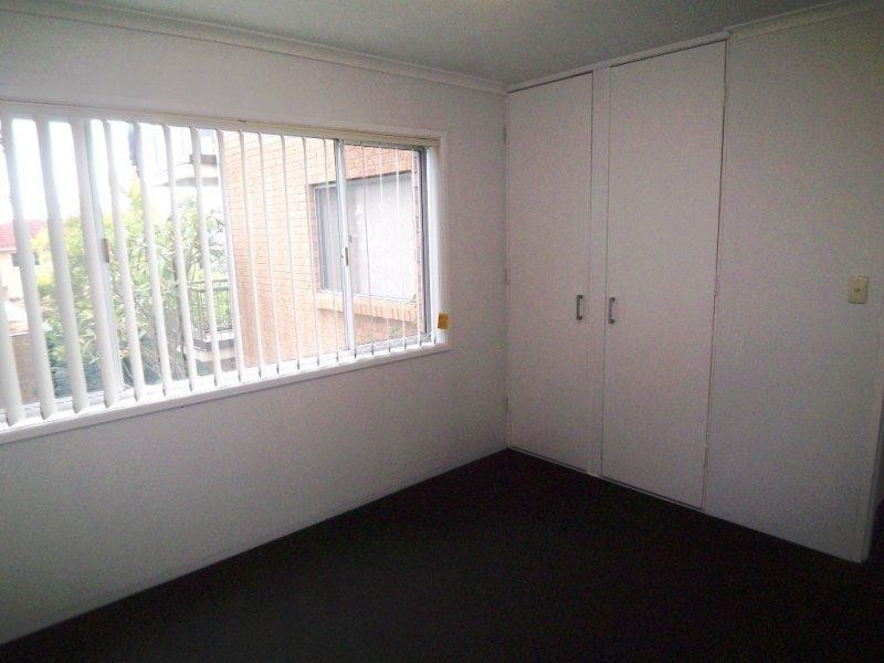 4/143 High Street, Southport QLD 4215