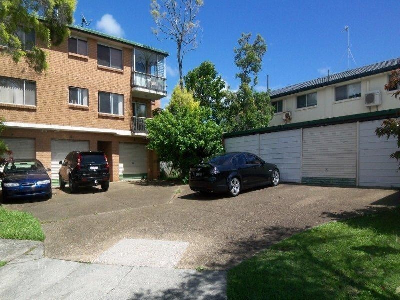 4/143 High Street, Southport QLD 4215