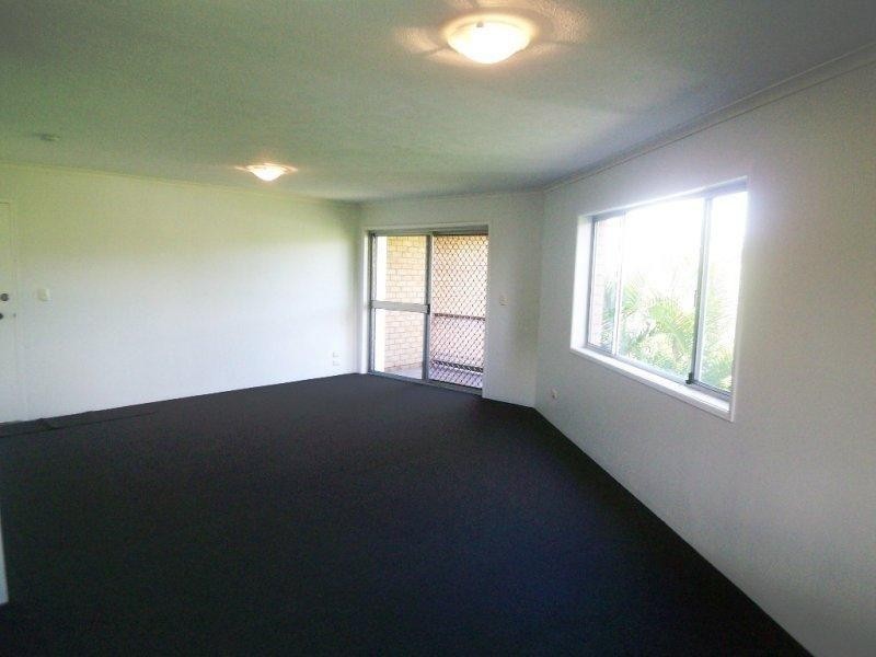 4/143 High Street, Southport QLD 4215