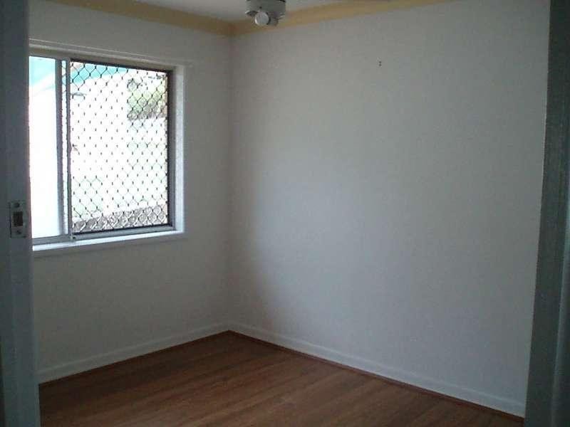 18 Warana Avenue, Southport QLD 4215