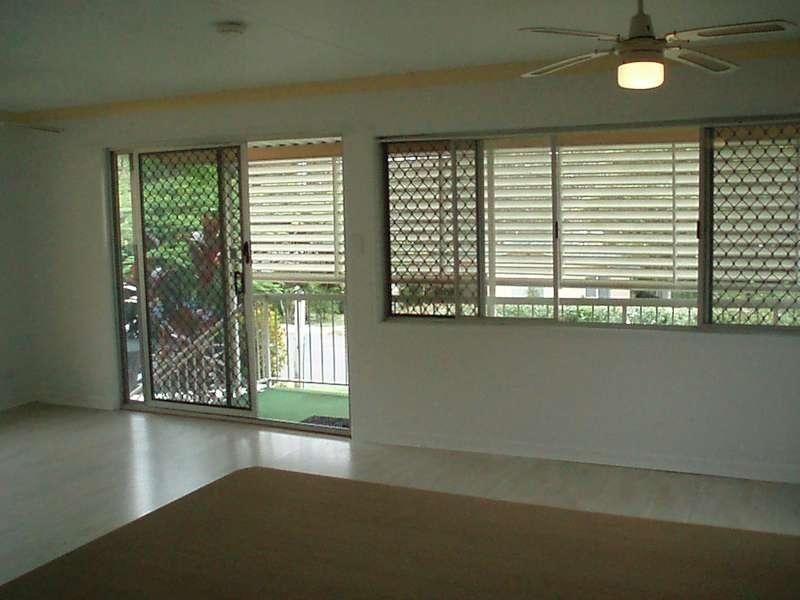 18 Warana Avenue, Southport QLD 4215