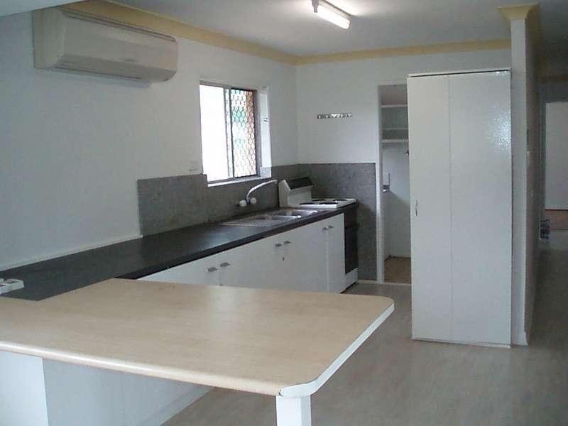 18 Warana Avenue, Southport QLD 4215