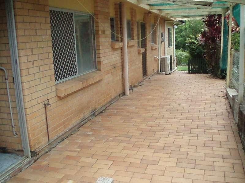 18 Warana Avenue, Southport QLD 4215