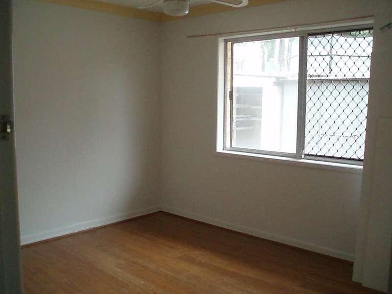 18 Warana Avenue, Southport QLD 4215