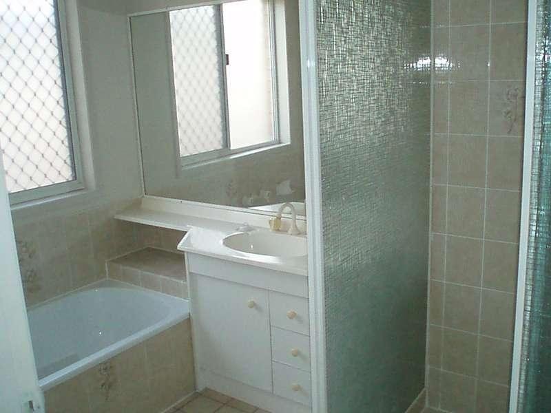 2 Dawnann Court, Carrara QLD 4211