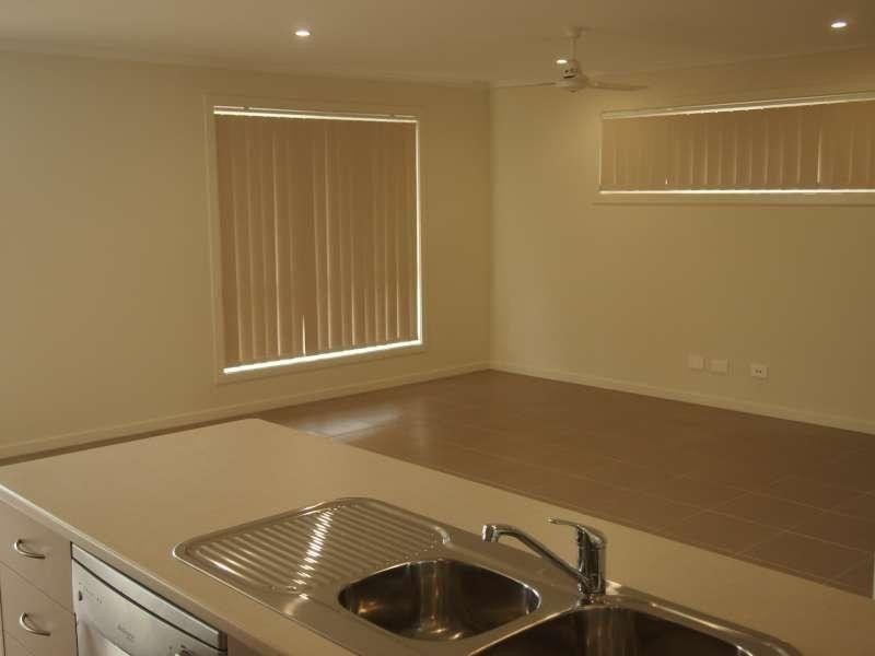 28 McLachlan Circuit, Willow Vale QLD 4209