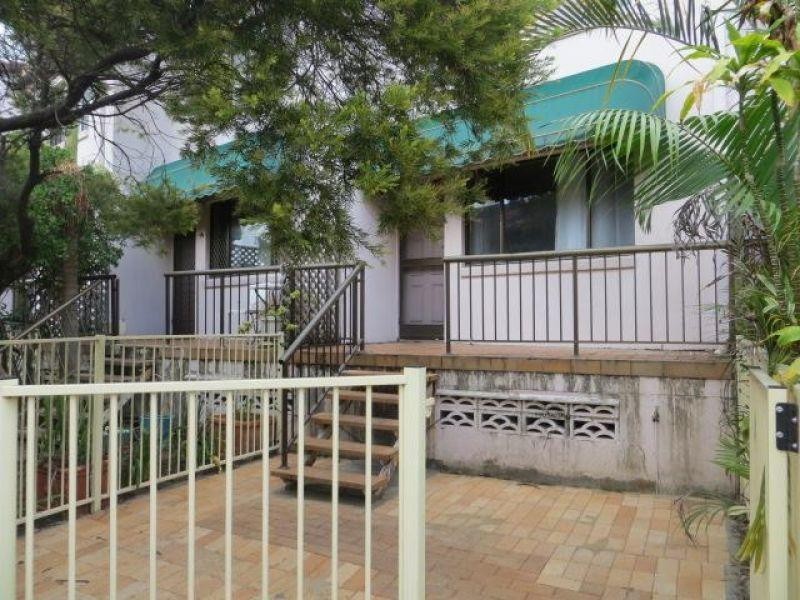 8/16 Lather Street, Southport QLD 4215