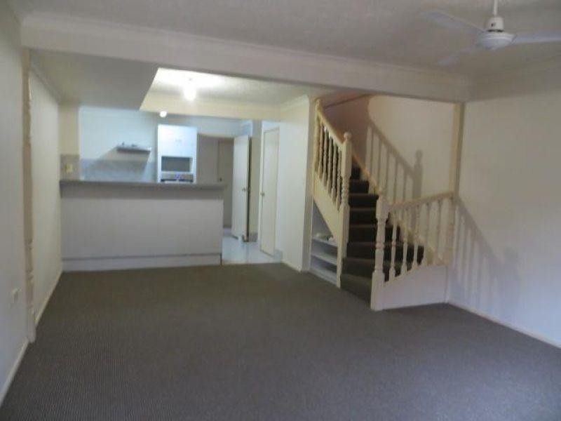 8/16 Lather Street, Southport QLD 4215