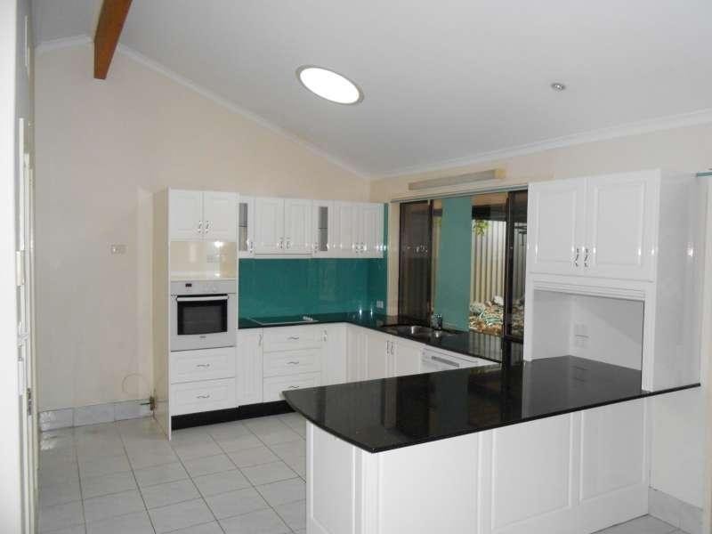 4 Sun Valley Drive, Ashmore QLD 4214