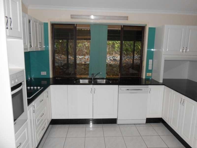 4 Sun Valley Drive, Ashmore QLD 4214