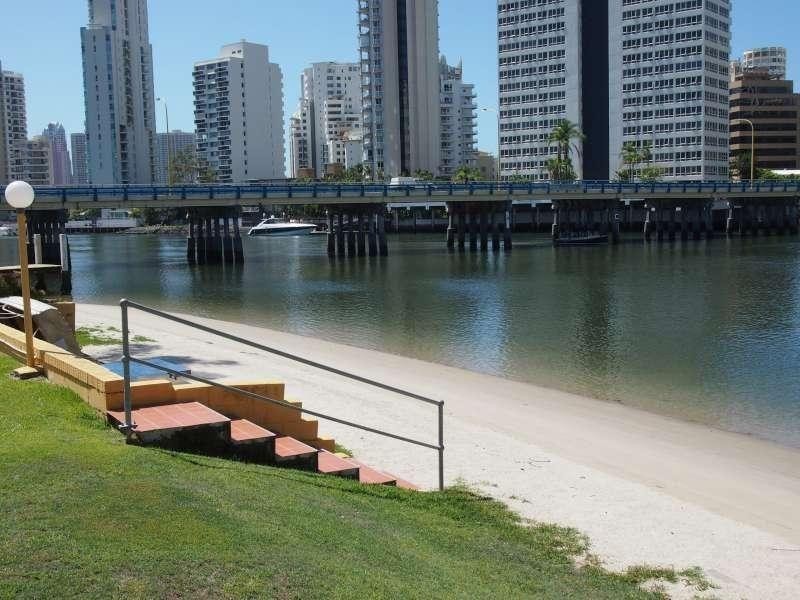 11/29 Tarcoola Crescent, Surfers Paradise QLD 4217