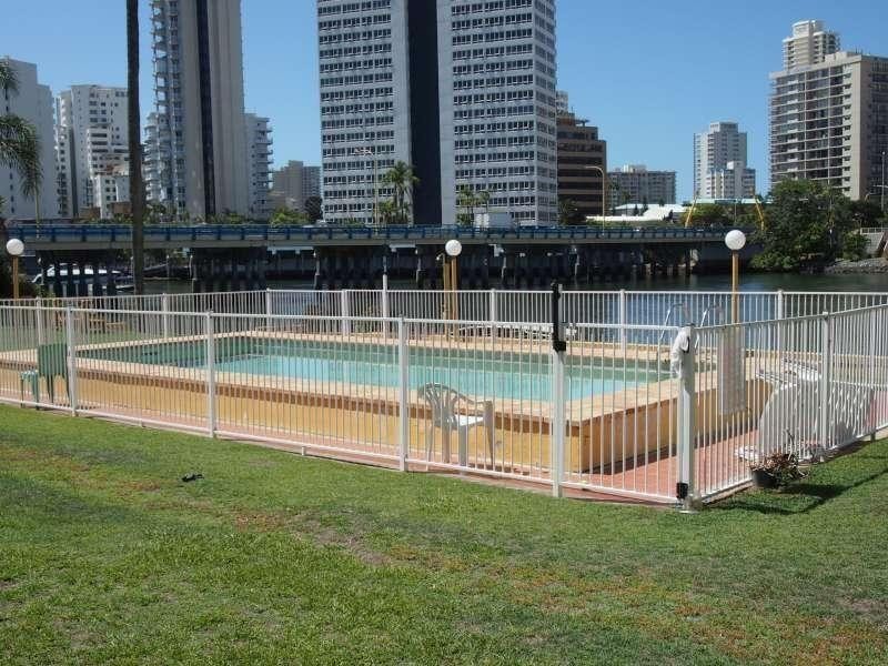 11/29 Tarcoola Crescent, Surfers Paradise QLD 4217