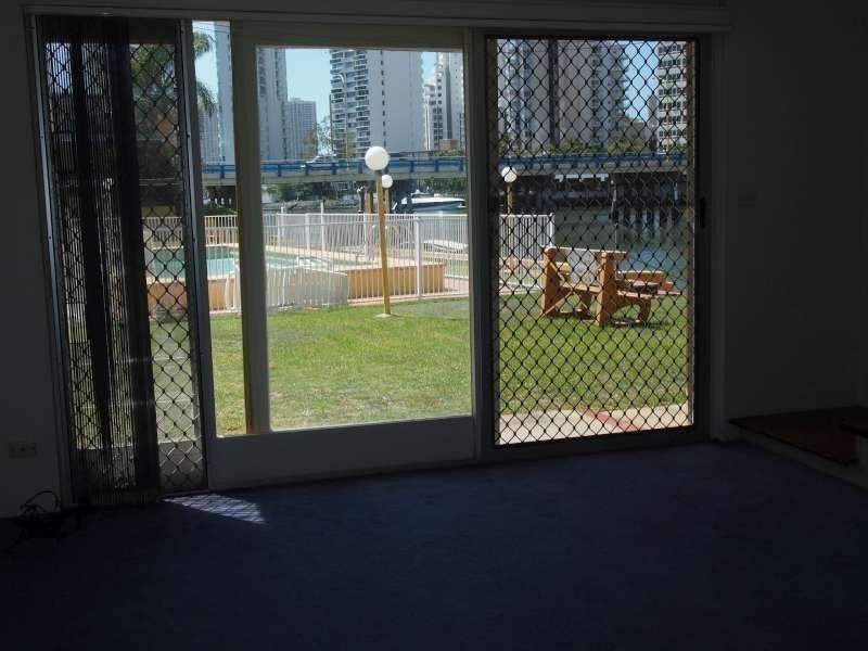 11/29 Tarcoola Crescent, Surfers Paradise QLD 4217